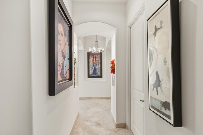 Building Photo - 45737 Club Dr