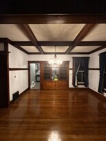 Building Photo - 705 State St