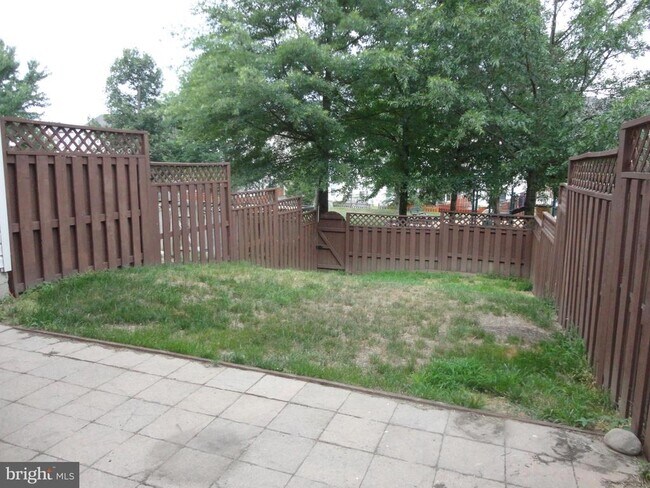 Building Photo - 24673 Nettle Mill Square