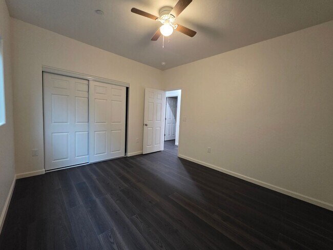 Building Photo - 2018 E Seeger Ave