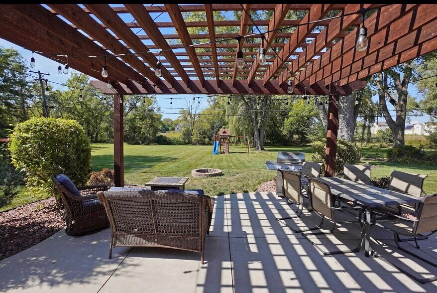 Building Photo - 4685 N 150th St