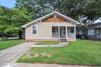 Building Photo - 3BR/2BA Gem Located in Historic West End!