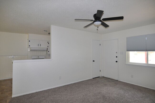 Building Photo - 6304 Dream Ln
