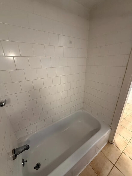 Building Photo - 2 Wachusett St