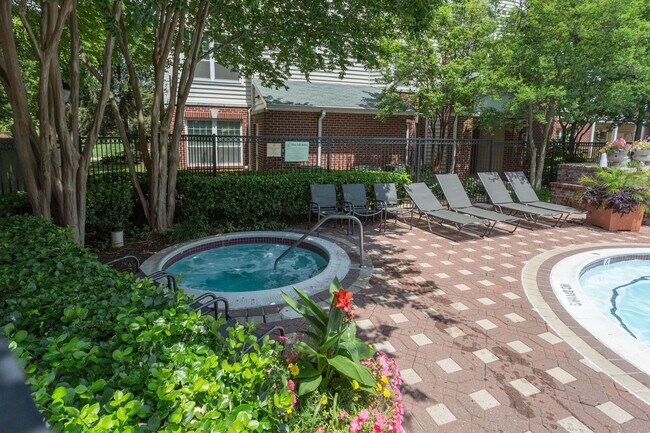 Building Photo - Fabulous 2br/2ba for rent in convenient Ga...