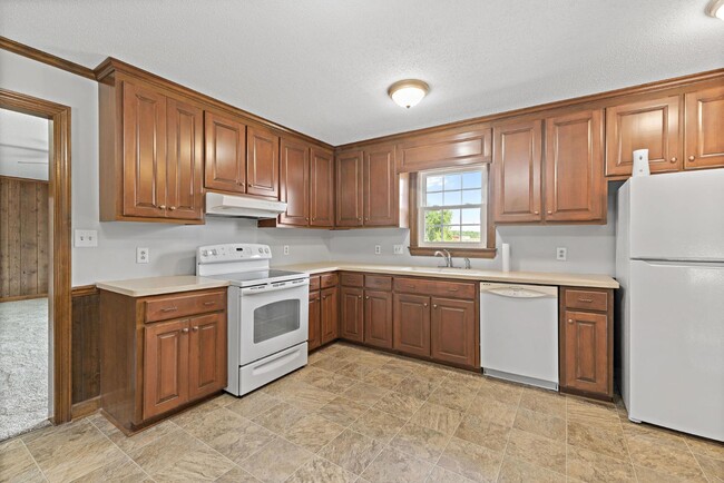 Building Photo - 315 Holland Hill Dr