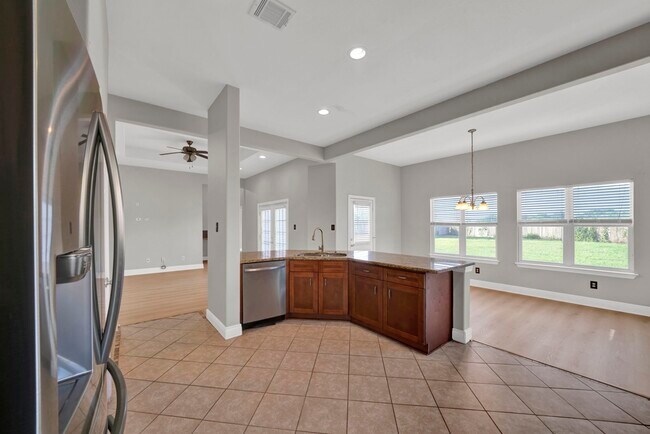 Building Photo - 5395 Kyla Cir