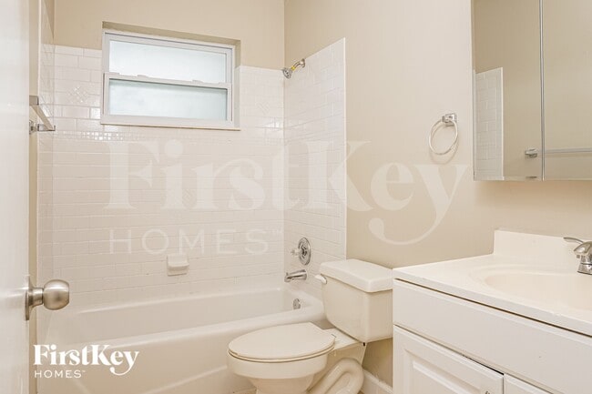 Building Photo - 1633 Hayworth Rd