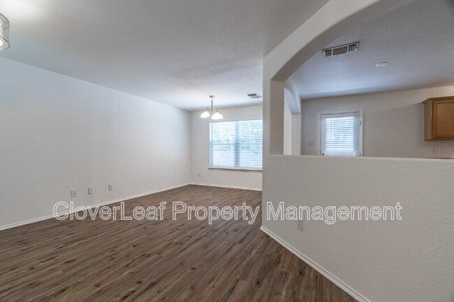 Building Photo - 446 S Water Ln