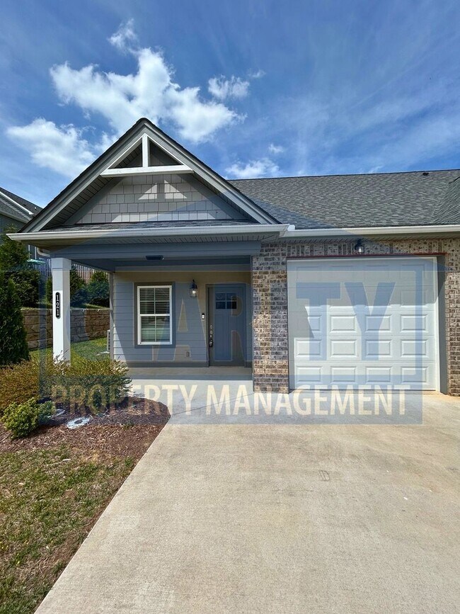 Building Photo - Modern two bedroom townhome!