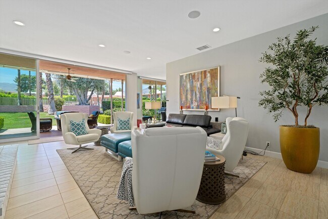 Building Photo - 47432 Medina Dr W