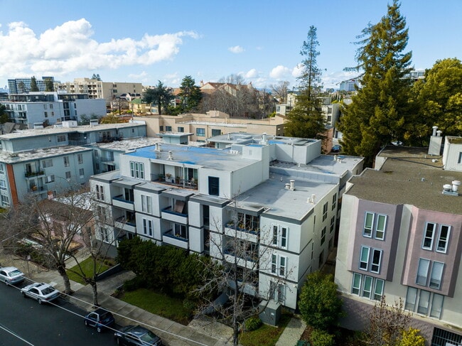 Building Photo - 375 Jayne Ave