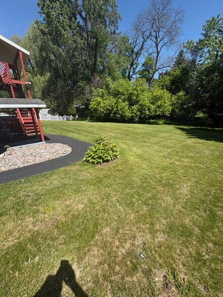 Building Photo - 7 Apple Blossom Ln