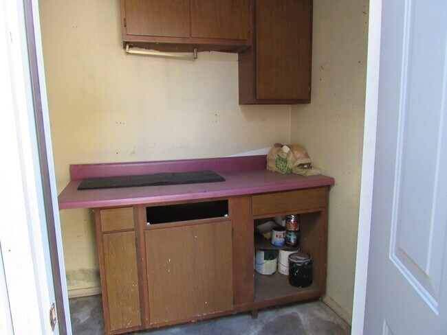 Building Photo - 111 Village Cir