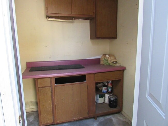 Building Photo - 2 BR 1.5 BA Duplex in Twinwood