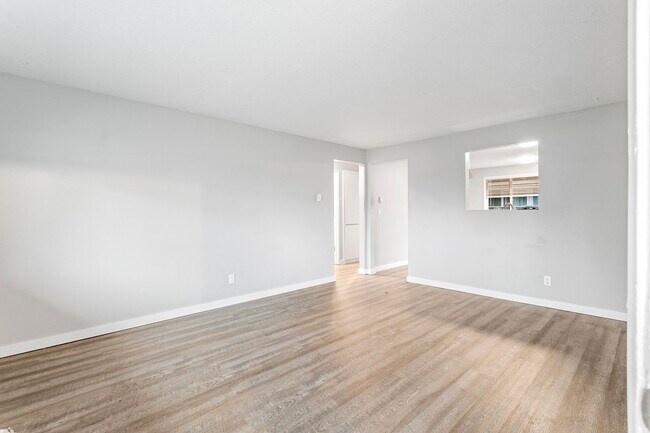 Building Photo - 1365CEDA