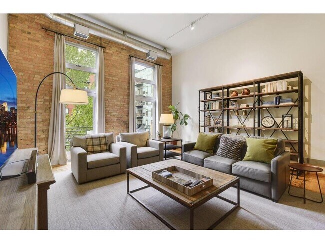 Building Photo - 801 N Washington Ave