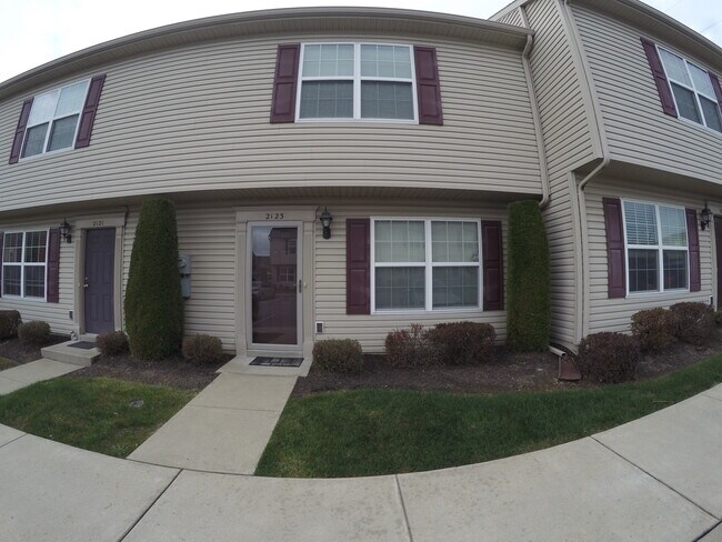 Primary Photo - 2123 Quail Hollow Dr