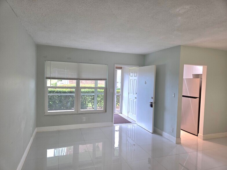 Impact Windows - 1971 SE 5th Ct