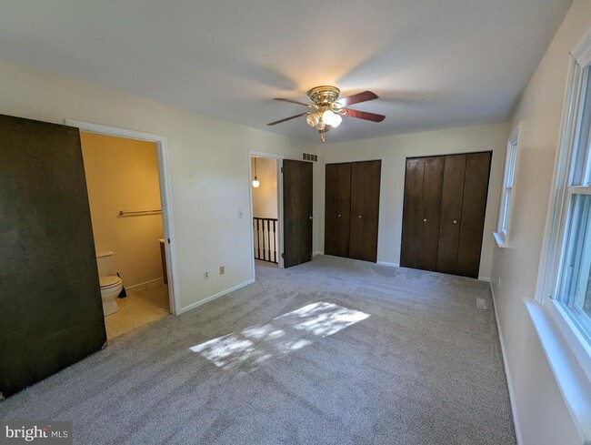 Building Photo - 830 Woodcrest Dr