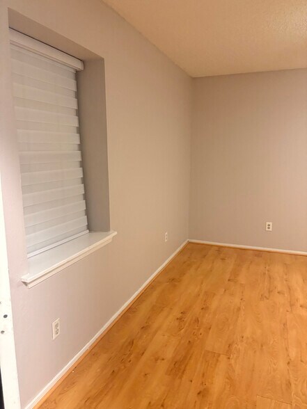 Building Photo - 2914 S Fielder Rd