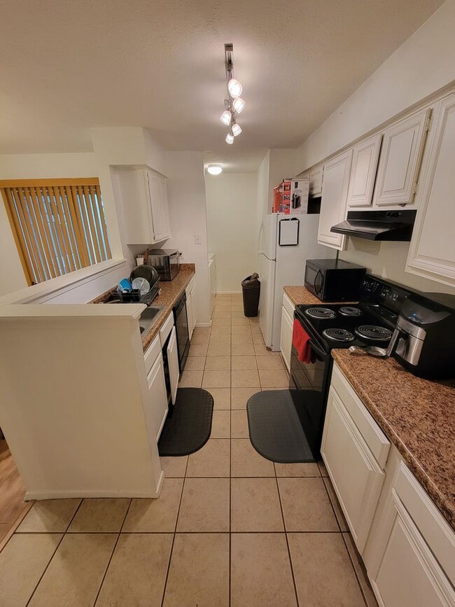 Building Photo - College Station - 2/1 Available July 30, 2023