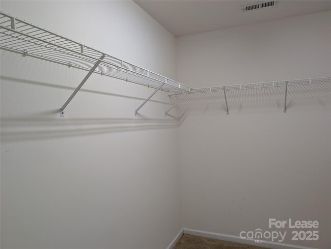 Building Photo - 3114 Pine Pointe St