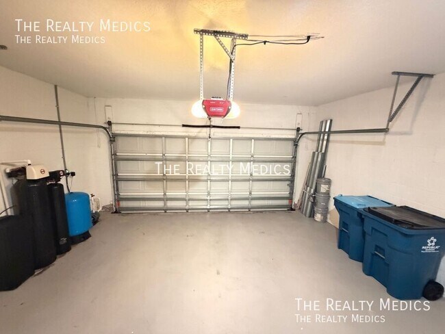 Building Photo - 2481 San Filippo Dr SE