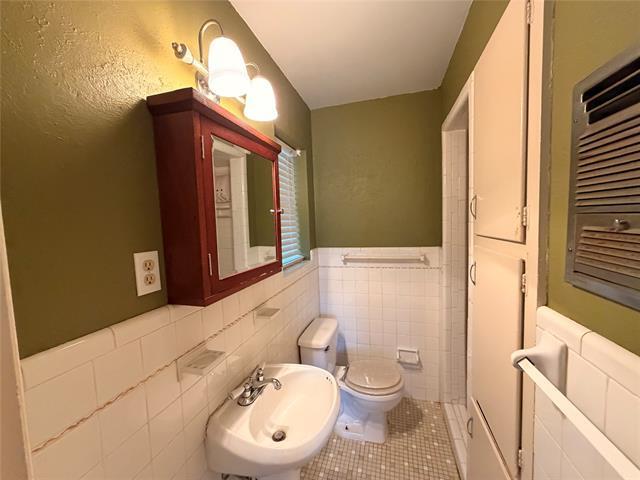 Building Photo - 1416 Norwood Dr