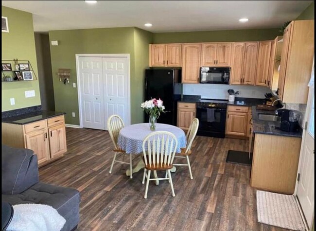 Building Photo - 255 Ryhill Dr