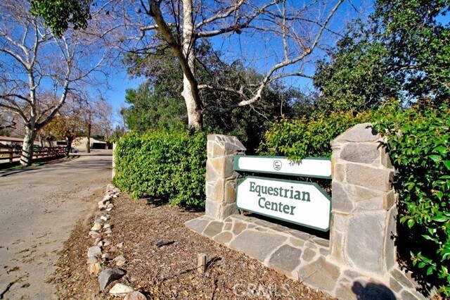 Building Photo - 5 Golden Bear Ct