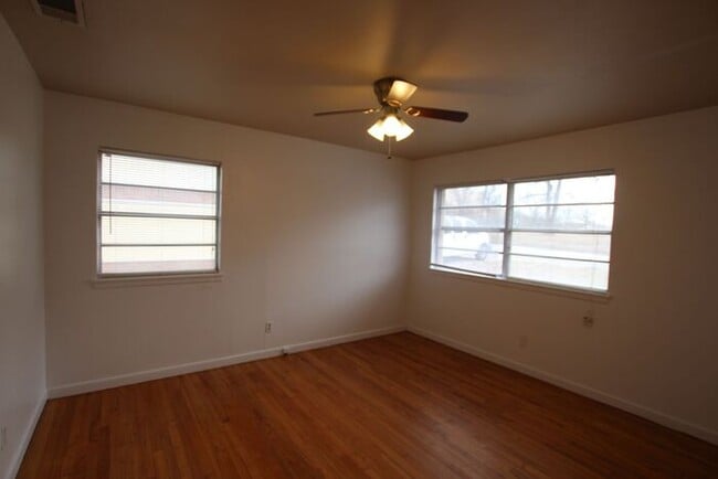 Building Photo - 3 Bed 2 Bath Home Near UT Tyler!