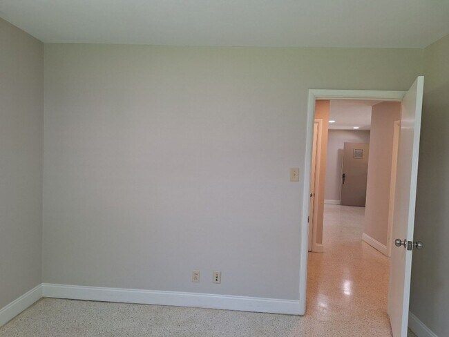 Building Photo - 6826 Dorchester Dr NW