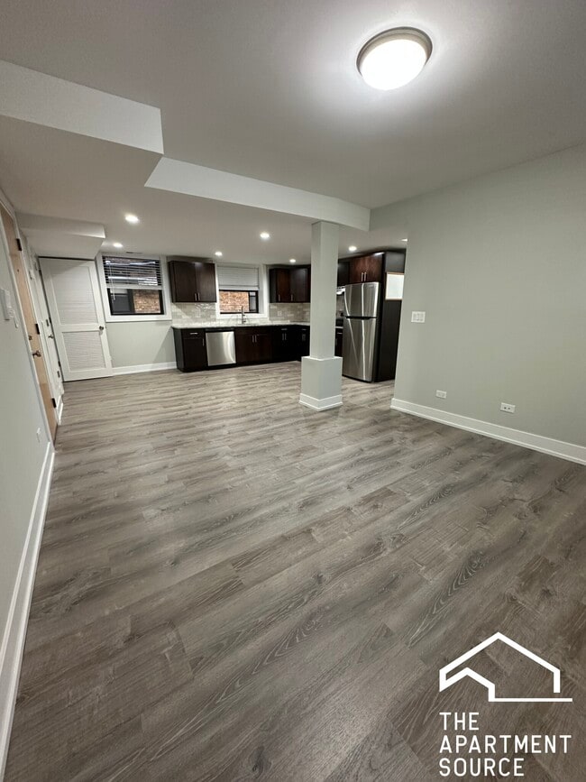 Building Photo - 918 Crain St