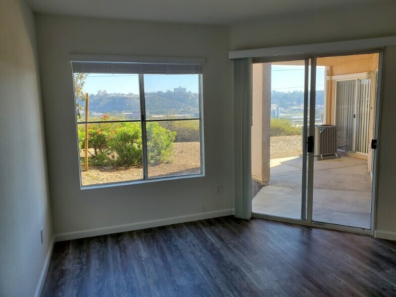 Building Photo - 7047 Camino Degrazia