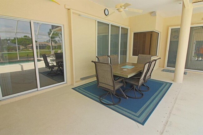 Building Photo - 811 Rotonda Cir