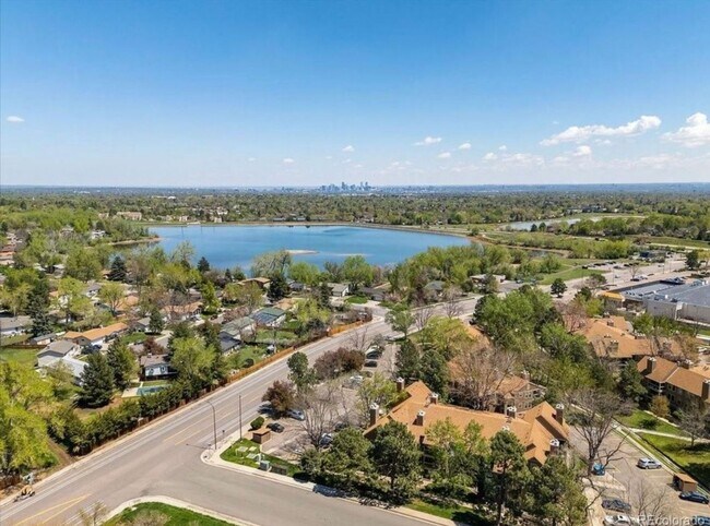 Building Photo - Beautifully Updated 2-Bed – Dual Masters w...