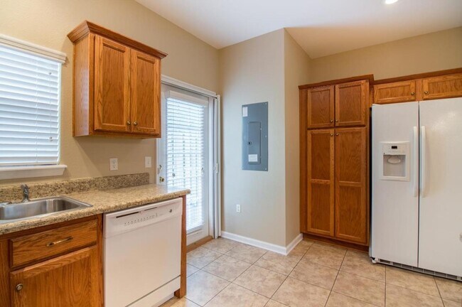 Building Photo - 2293 Del Carmel Way