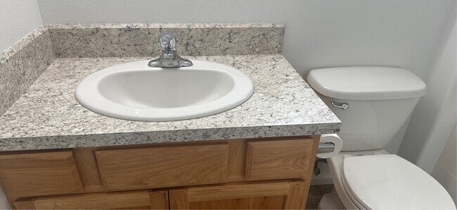 Building Photo - 215 Pioneer Dr