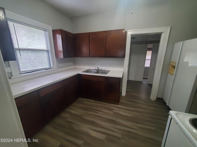 Building Photo - 1218 Challen Ave