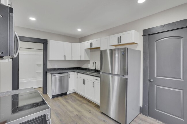 Building Photo - 401 Miller Ave