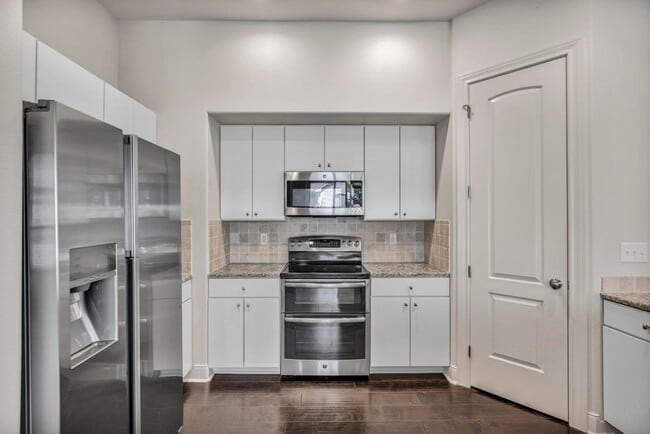 Building Photo - 306 Enclave Cir