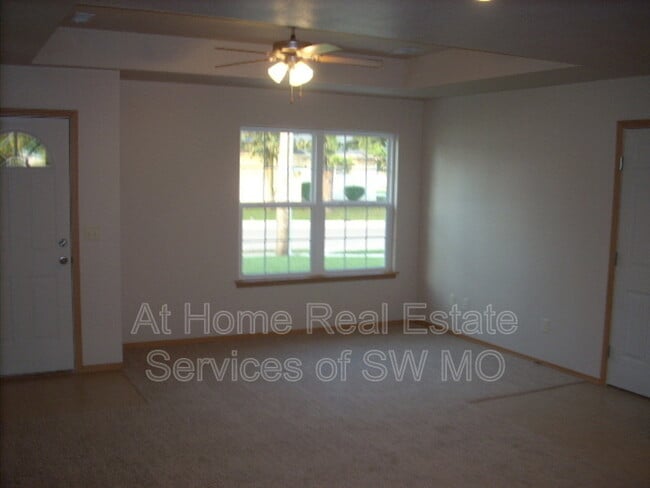 Building Photo - 617 Rilynn Ave