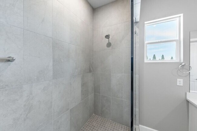 Building Photo - 50% Off Your First Full Month of Rent for ...