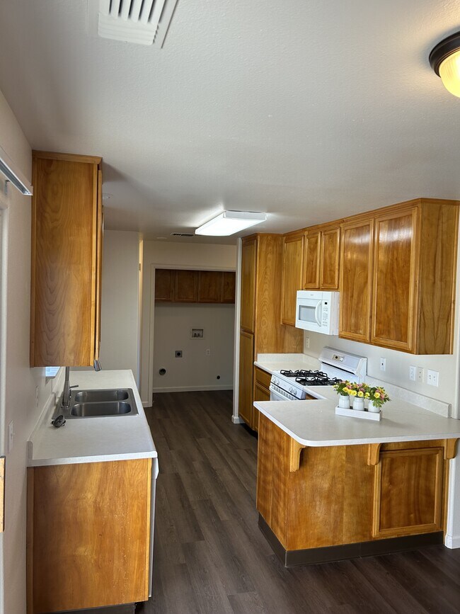Building Photo - 1333 Glenbrook Way