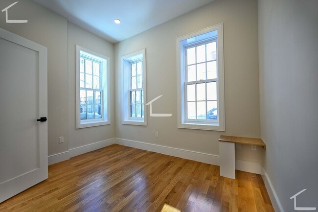Building Photo - Newly renovated Bay Village 2-bed; Available for May or June!