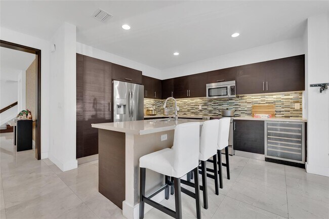 Building Photo - 10574 NW 70th Ln