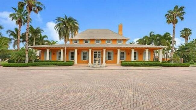 Building Photo - 2547 St Lucia Cir