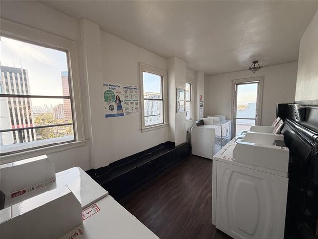 Building Photo - Historic 1BD in The Sovereign | New Appliances | Rooftop Access | Pet Friendly
