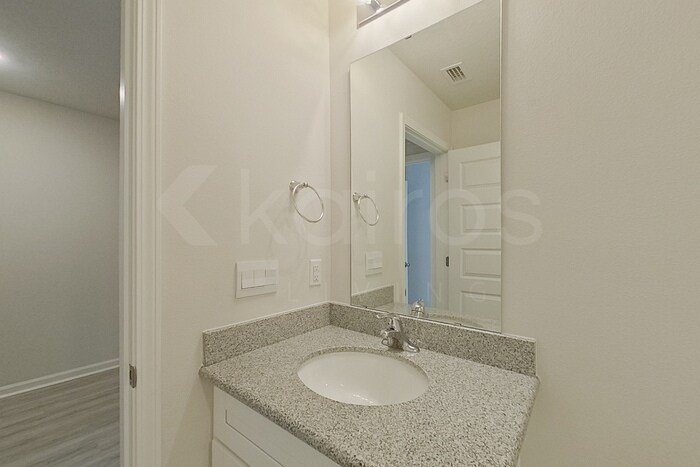 Building Photo - 317 Monarch Ln